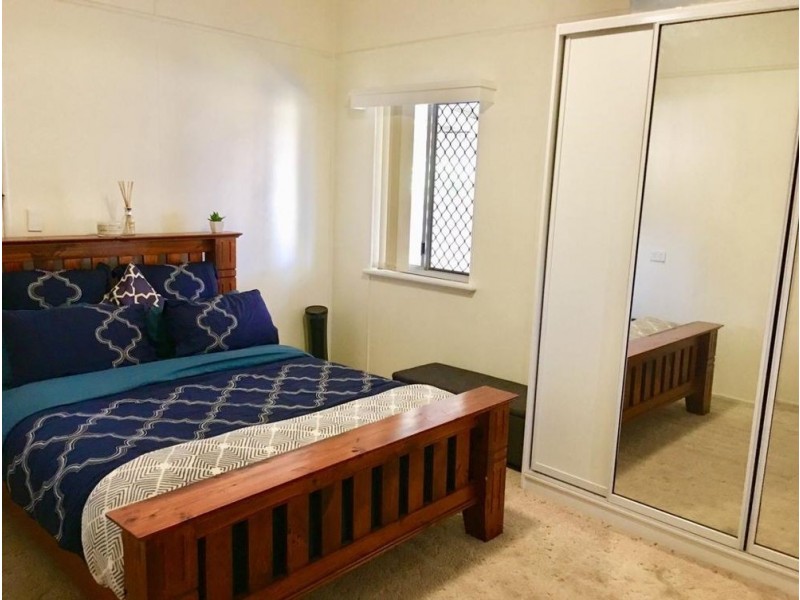 37 Hospital Road, Dalby QLD 4405