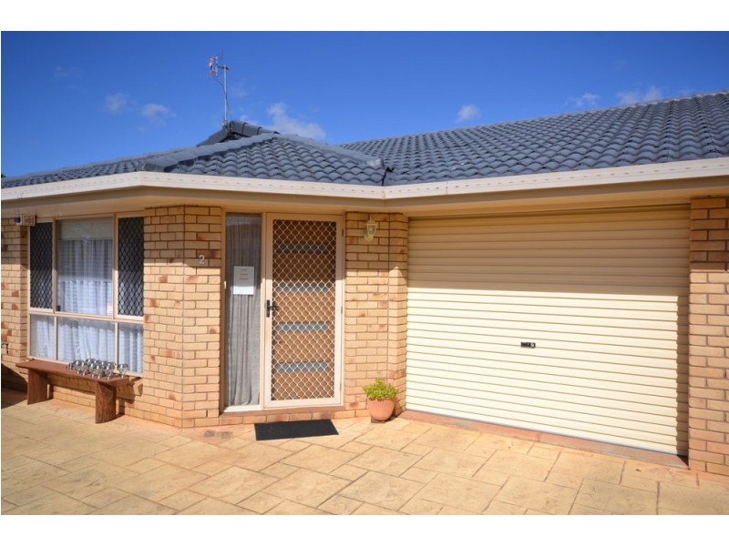 2/17 Anita Drive, Kearneys Spring QLD 4350