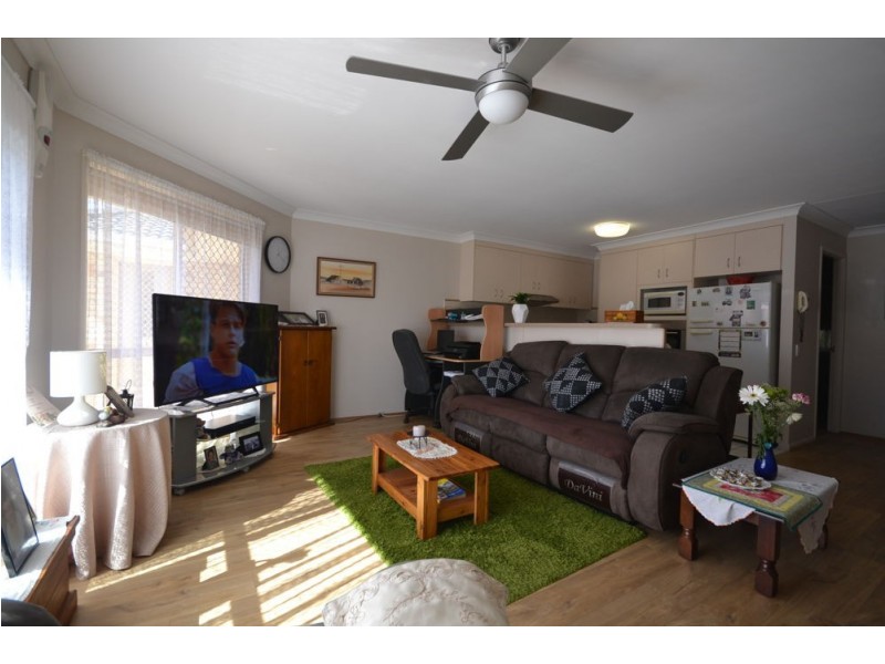 2/17 Anita Drive, Kearneys Spring QLD 4350