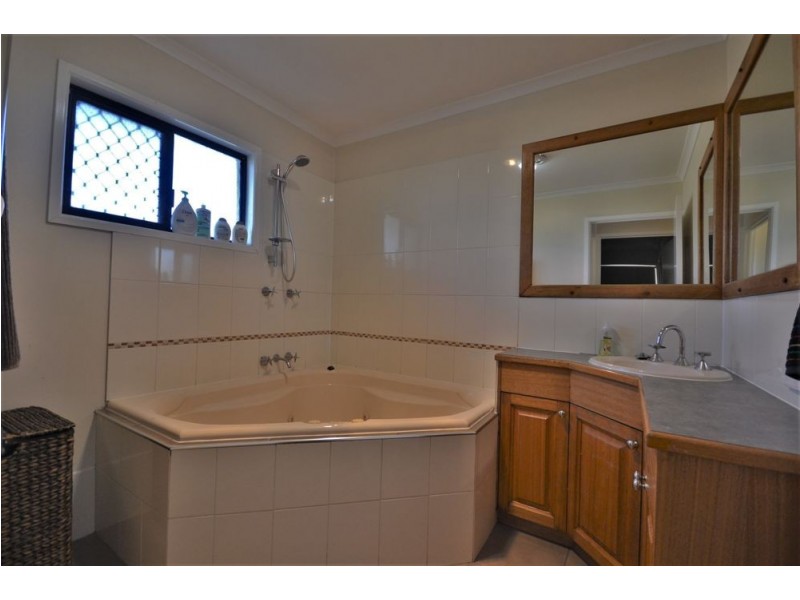 46 Cleary Street, Centenary Heights QLD 4350