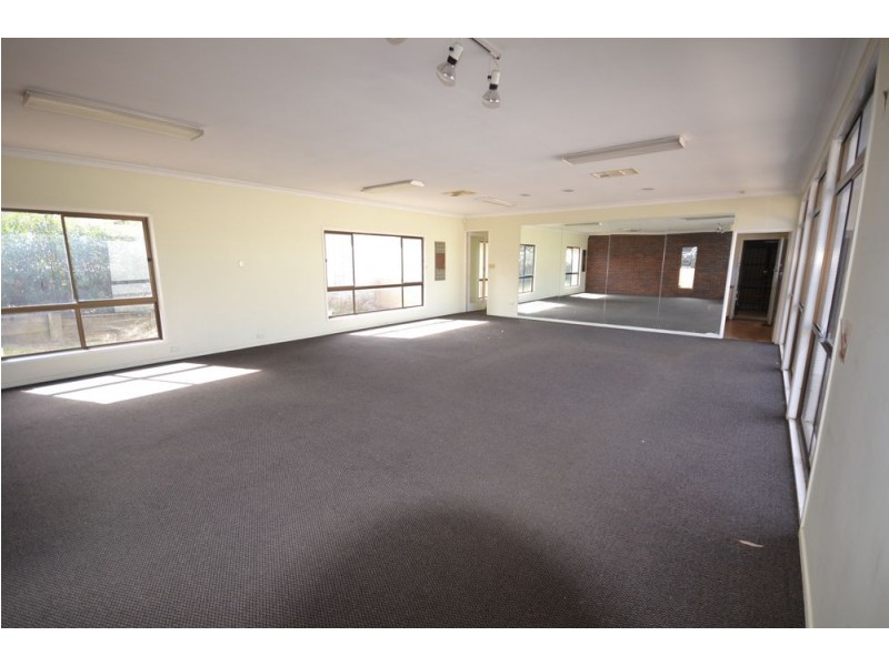 6 Stradbroke Street, Rockville QLD 4350