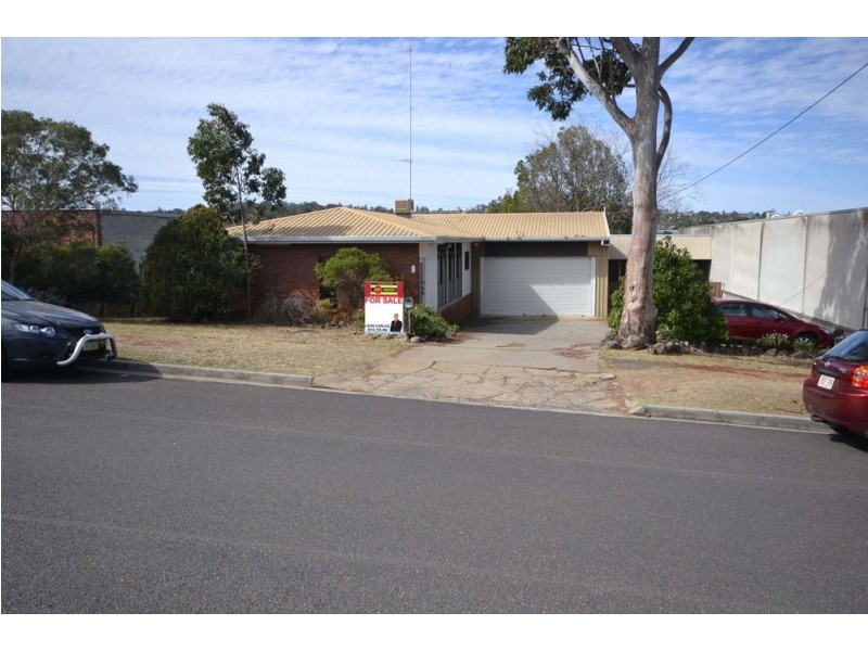 6 Stradbroke Street, Rockville QLD 4350