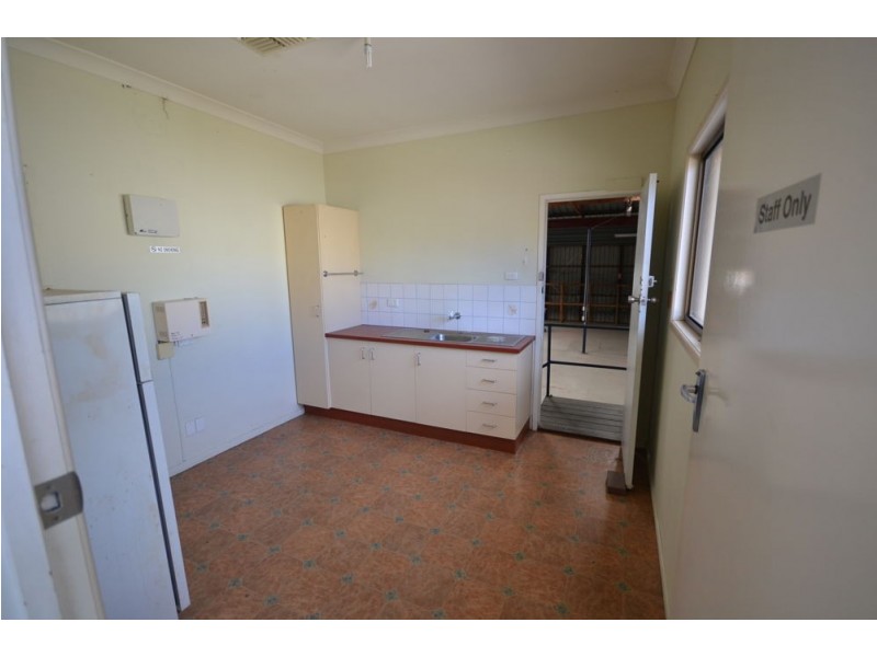 6 Stradbroke Street, Rockville QLD 4350