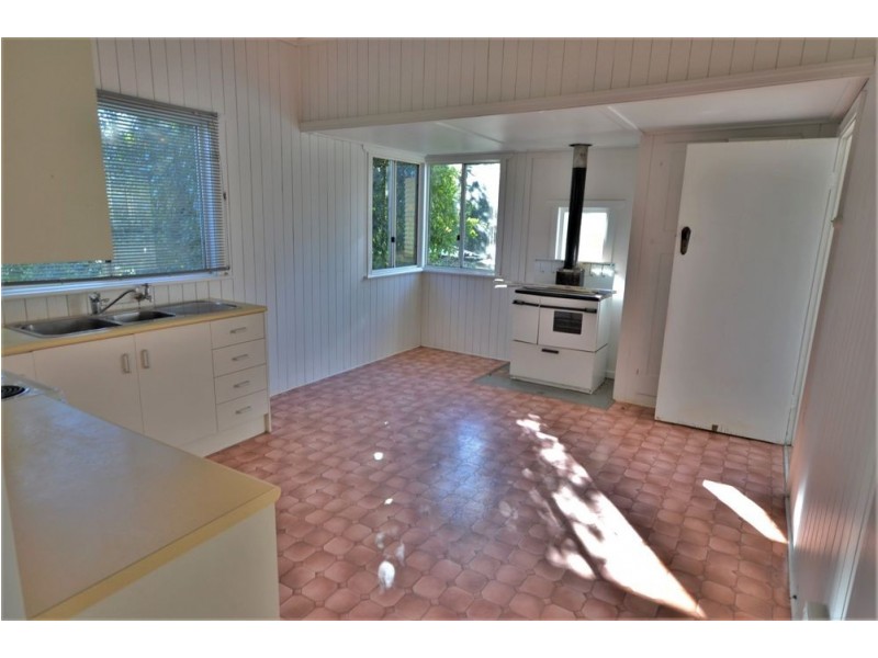 173 Jellicoe Street, Newtown QLD 4350