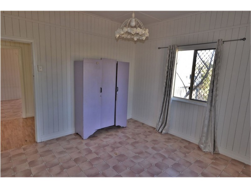 173 Jellicoe Street, Newtown QLD 4350