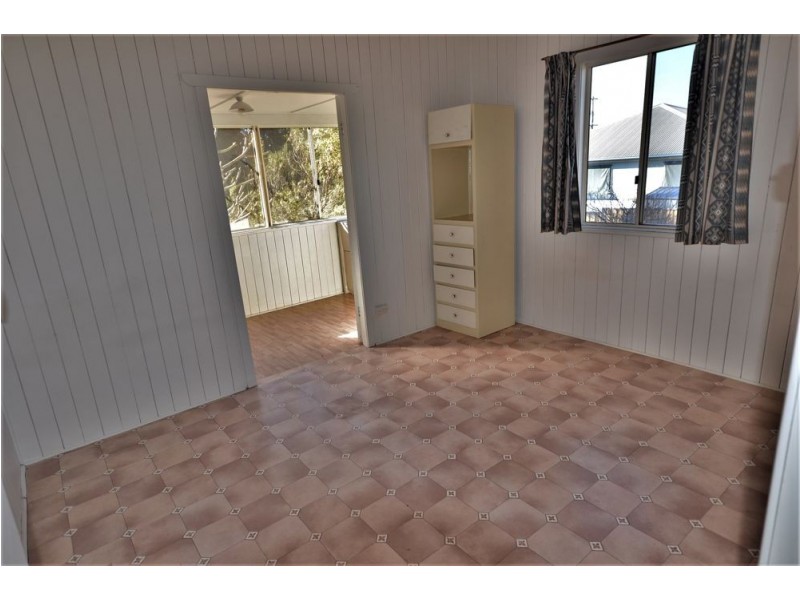 173 Jellicoe Street, Newtown QLD 4350