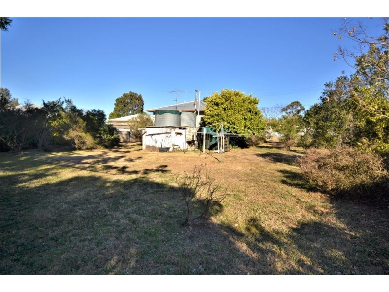 173 Jellicoe Street, Newtown QLD 4350