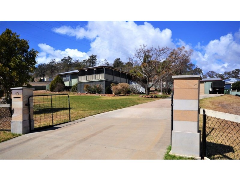 10 Bunya Pine Drive, Hodgson Vale QLD 4352