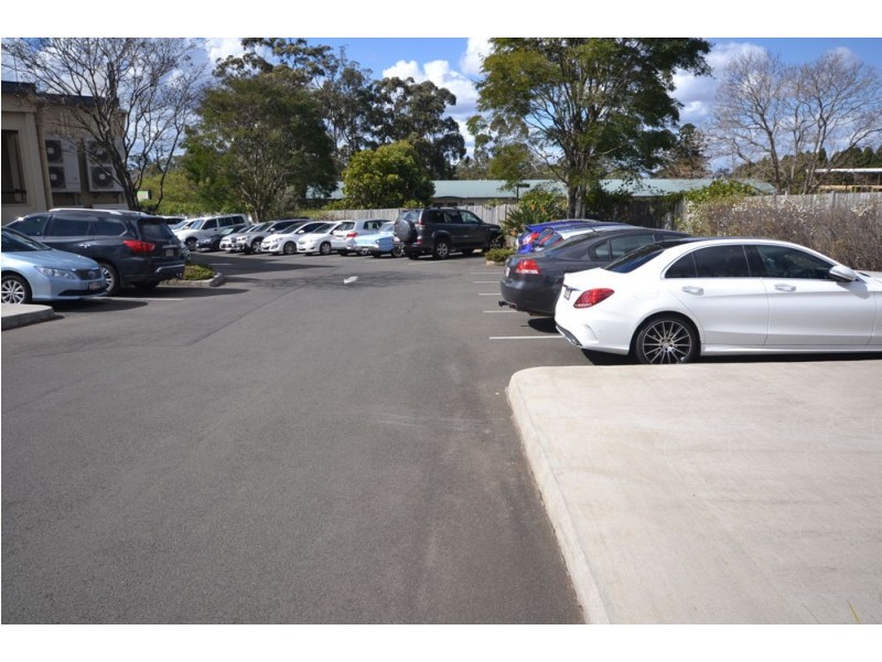 Suite 3 / 4 Tourist Road, East Toowoomba QLD 4350