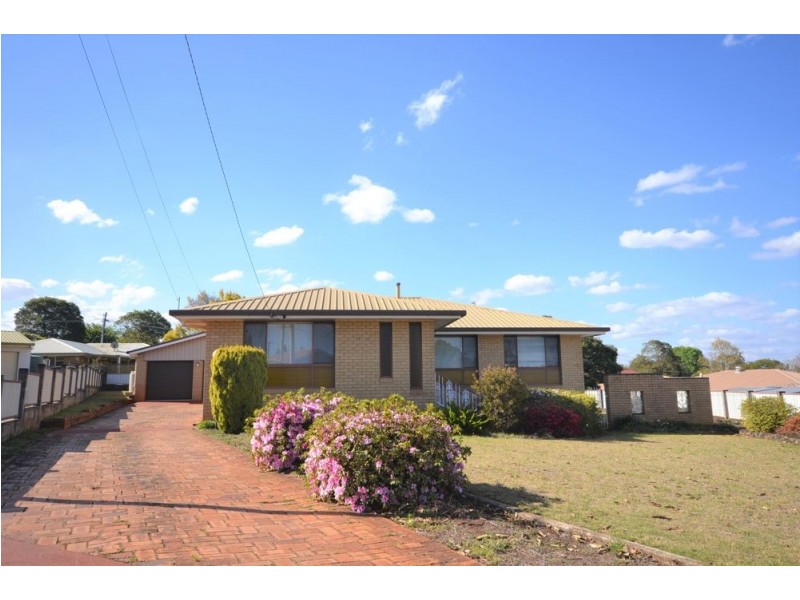 13 Zoe Court, Centenary Heights QLD 4350