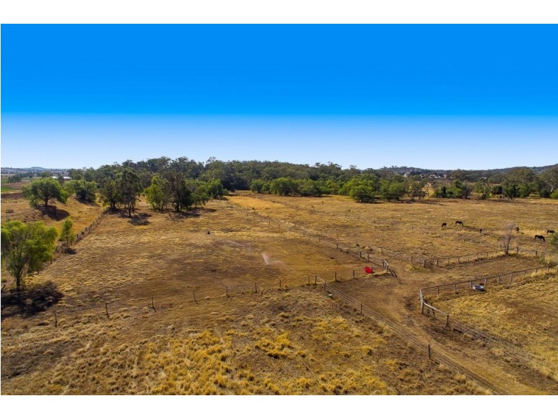 232 E Drews Road, Westbrook QLD 4350