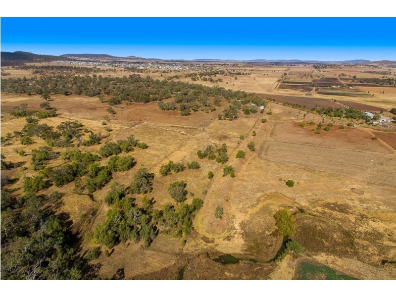 232 E Drews Road, Westbrook QLD 4350
