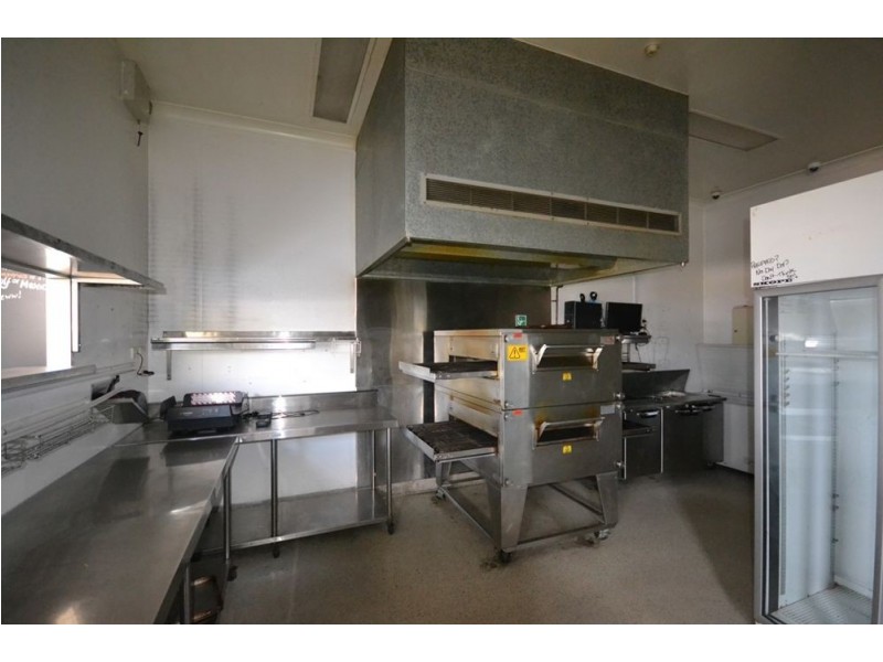 Shop 6 | 131 Anzac Avenue, Newtown QLD 4350