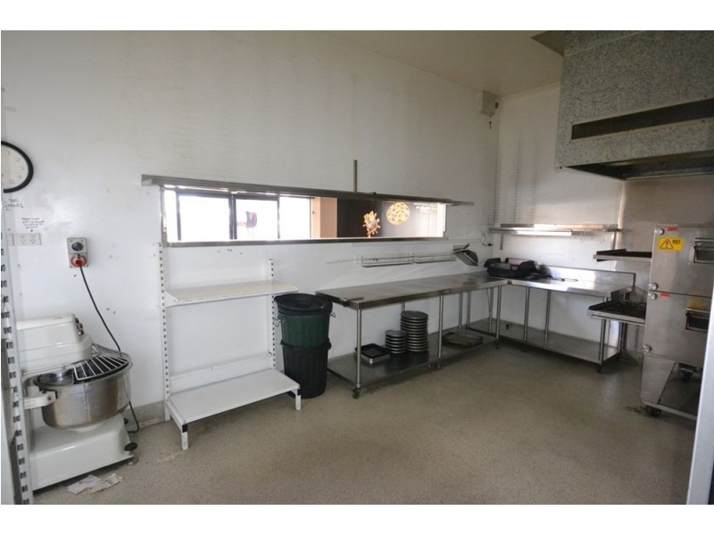 Shop 6 | 131 Anzac Avenue, Newtown QLD 4350