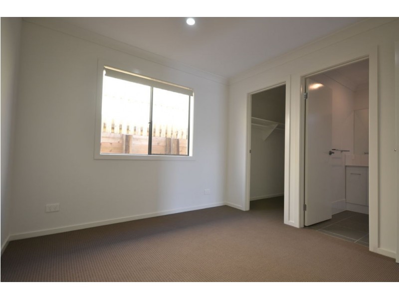 2/21 Mcinnes Crescent, Glenvale QLD 4350