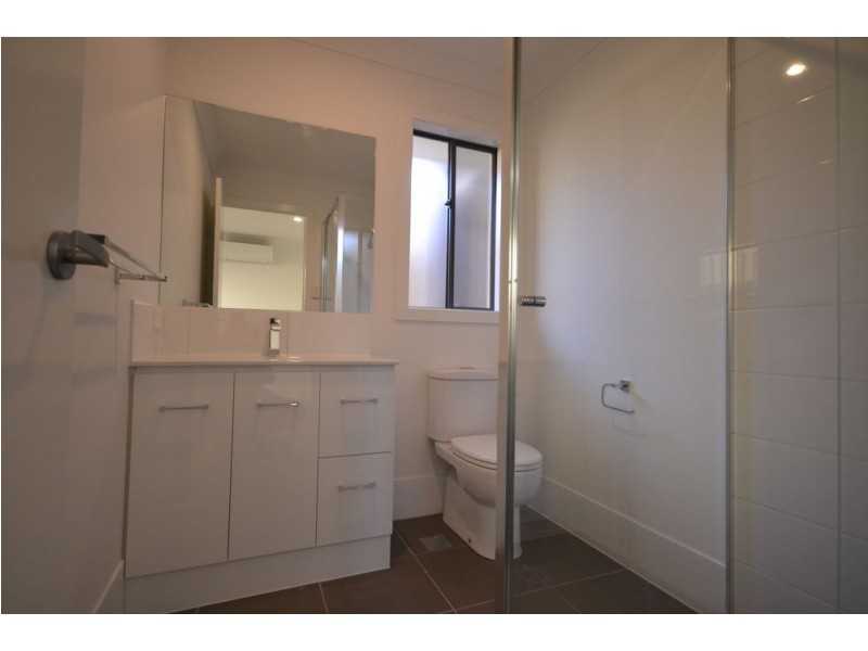 2/21 Mcinnes Crescent, Glenvale QLD 4350