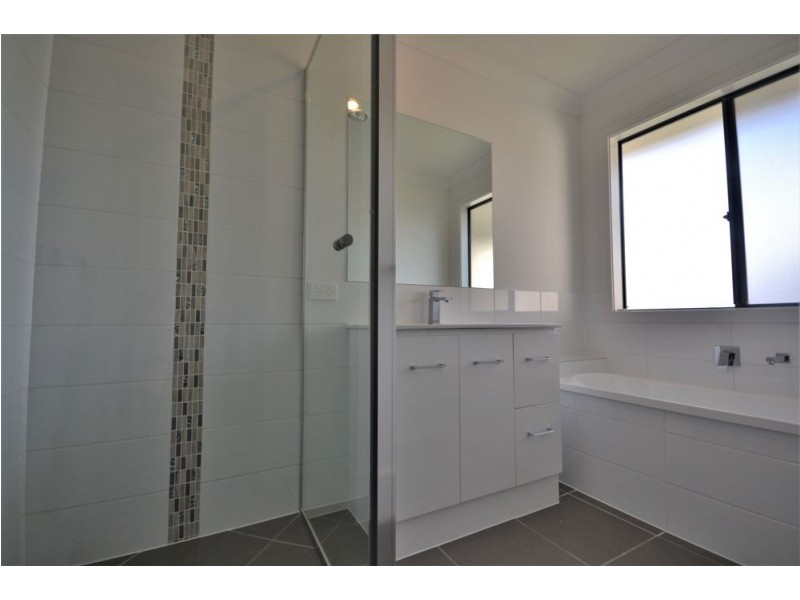 2/21 Mcinnes Crescent, Glenvale QLD 4350