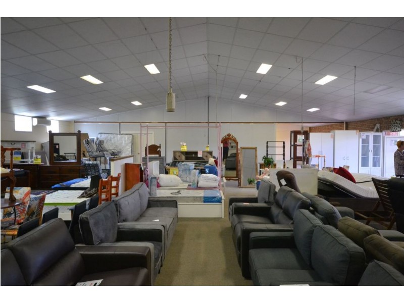 8506 Warrego Highway, Withcott QLD 4352