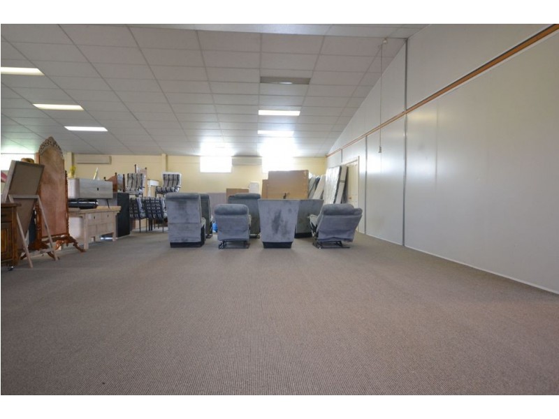 8506 Warrego Highway, Withcott QLD 4352