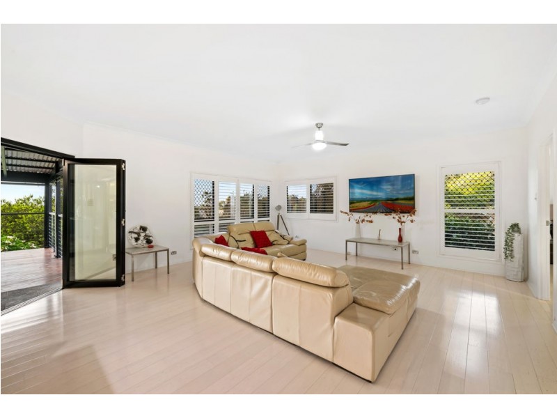 22 Murphys Creek Road, Blue Mountain Heights QLD 4350