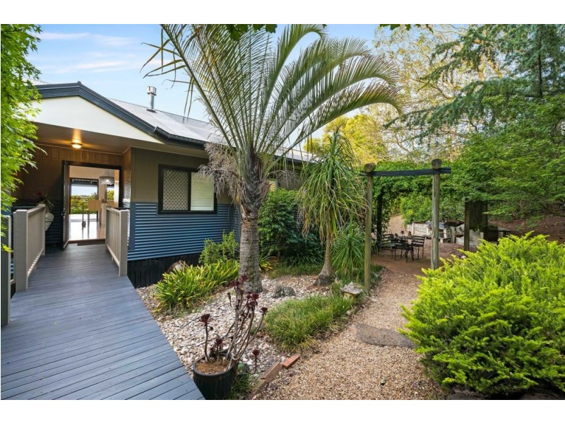 22 Murphys Creek Road, Blue Mountain Heights QLD 4350