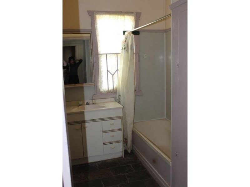 10 Ruthven Street, Harlaxton QLD 4350