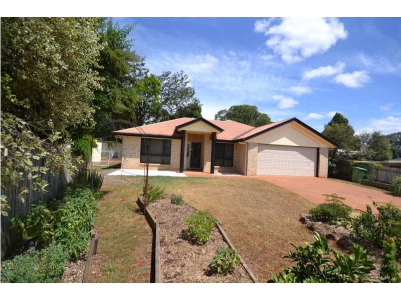 20 Sweetapple Crescent, Centenary Heights QLD 4350