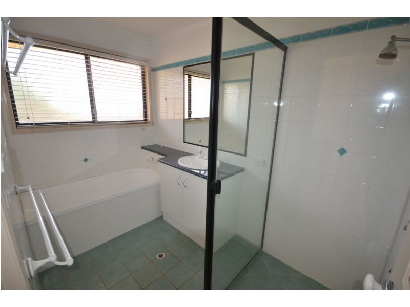 20 Sweetapple Crescent, Centenary Heights QLD 4350