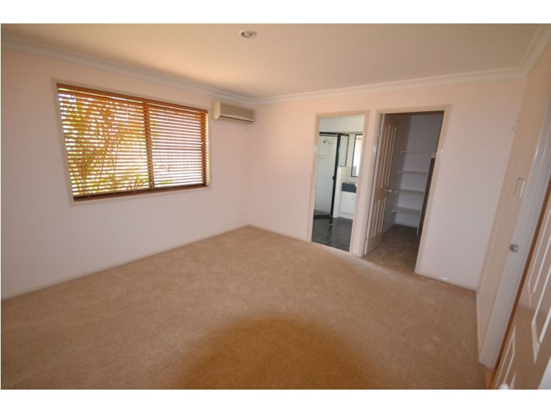 20 Sweetapple Crescent, Centenary Heights QLD 4350