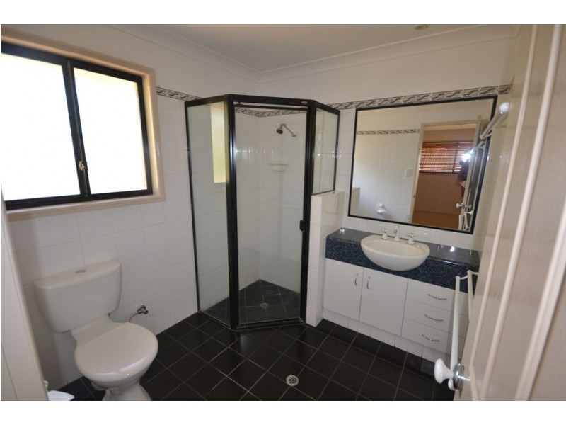 20 Sweetapple Crescent, Centenary Heights QLD 4350