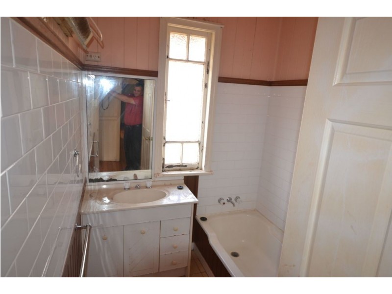 237 Hume Street, South Toowoomba QLD 4350