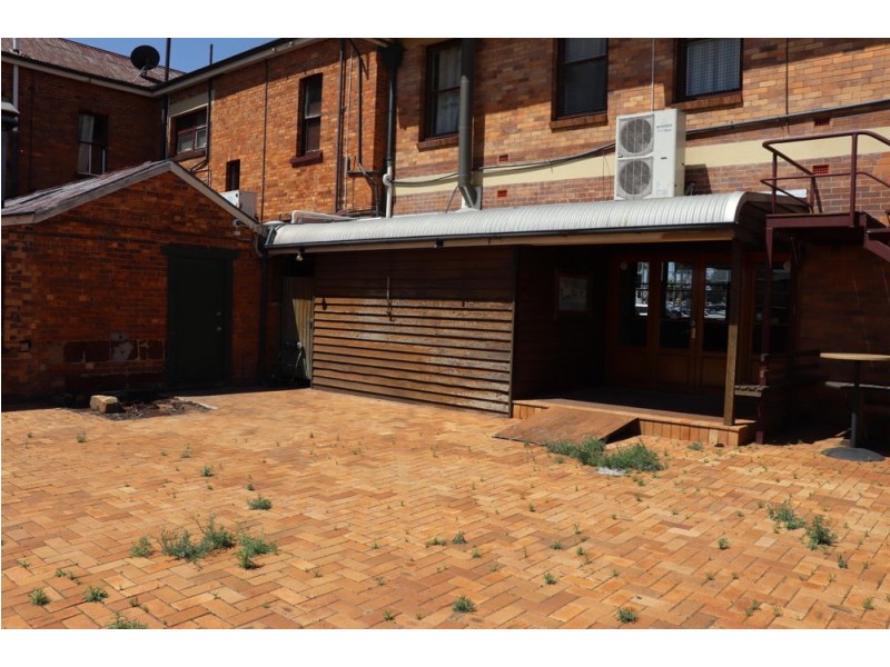 633 Ruthven Street, South Toowoomba QLD 4350