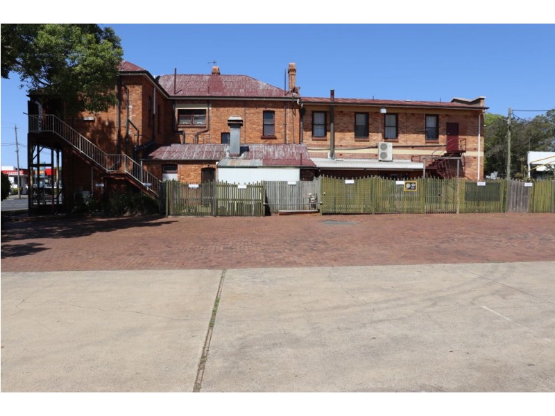 633 Ruthven Street, South Toowoomba QLD 4350