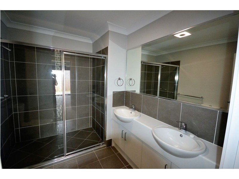 26A Cardamon Crescent, Glenvale QLD 4350