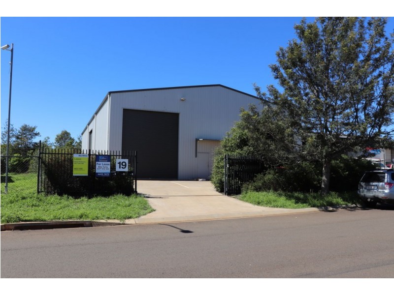 Unit 1 / 19 Croft Cres, Harristown QLD 4350