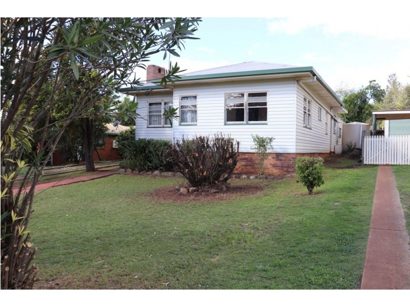 18 Ruthven Street, Harlaxton QLD 4350
