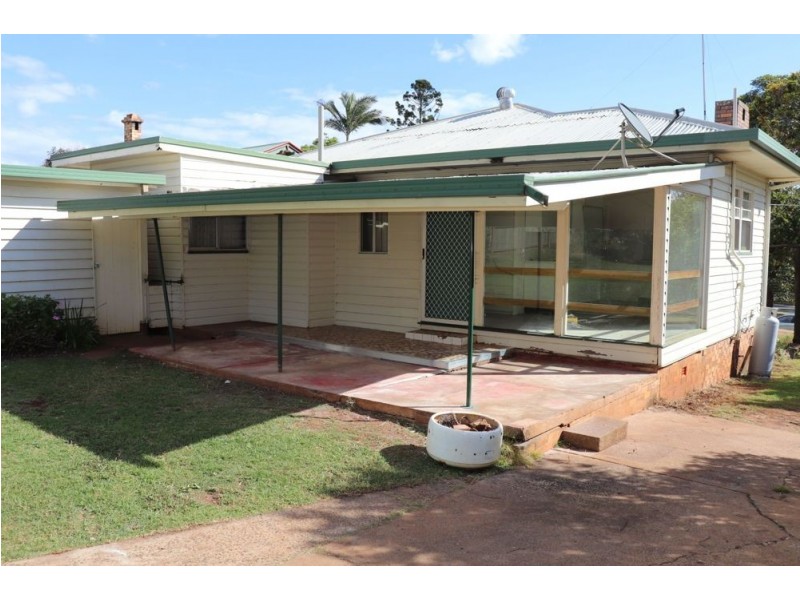 18 Ruthven Street, Harlaxton QLD 4350