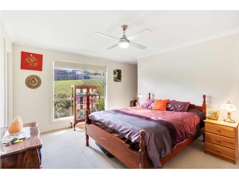 33 Westview Drive, Mount Kynoch QLD 4350