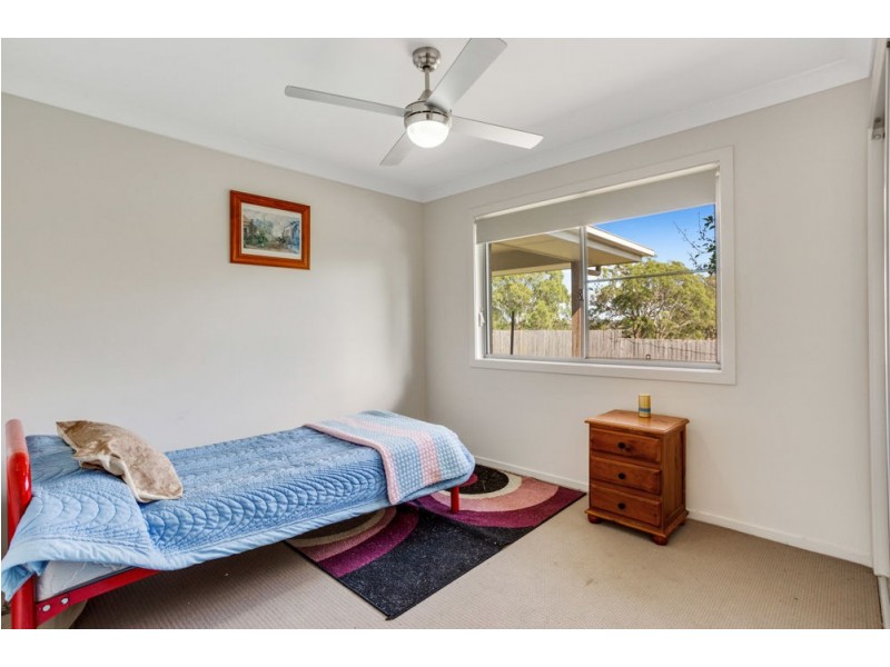 33 Westview Drive, Mount Kynoch QLD 4350