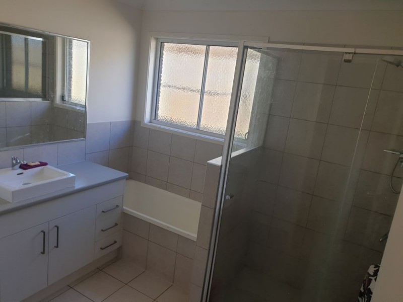 39 Entabeni Drive, Kearneys Spring QLD 4350