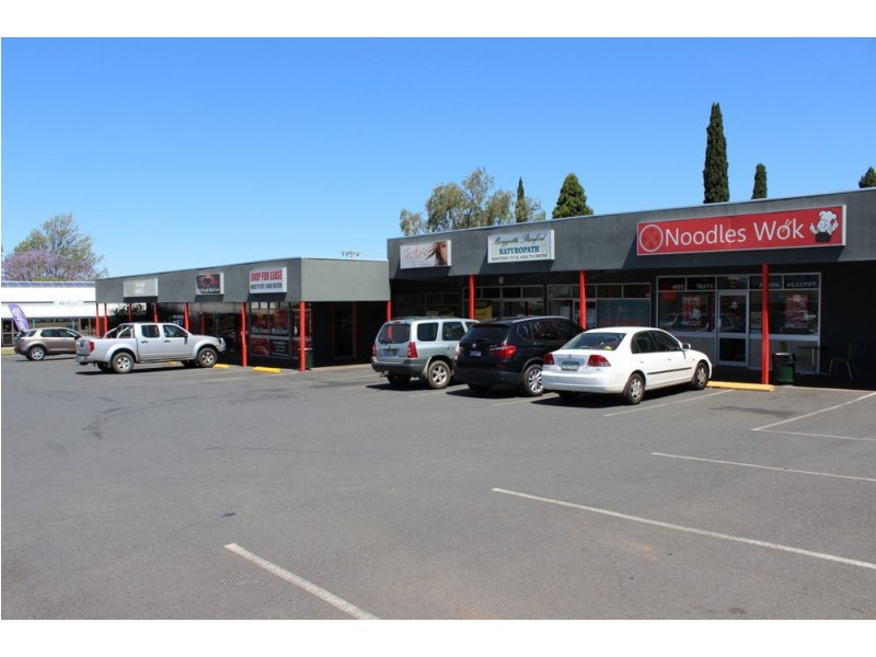 Shop 3 / 255B Herries Street, Newtown QLD 4350