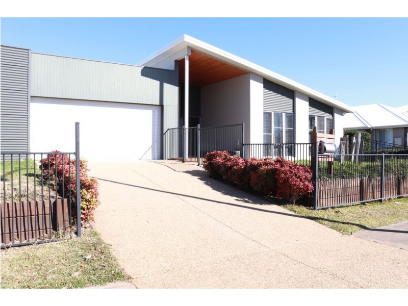 82 Spring Street, Middle Ridge QLD 4350