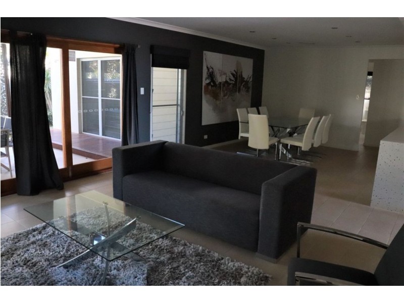 82 Spring Street, Middle Ridge QLD 4350