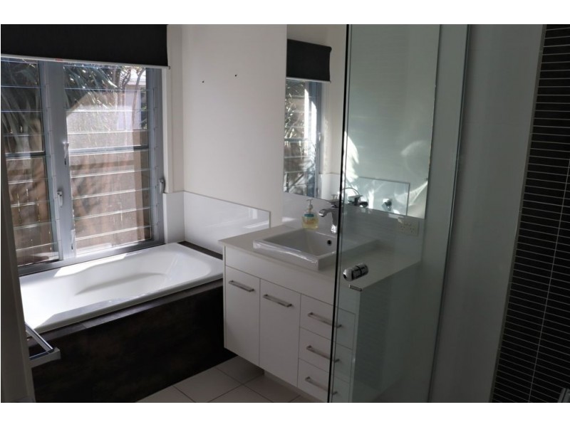 82 Spring Street, Middle Ridge QLD 4350