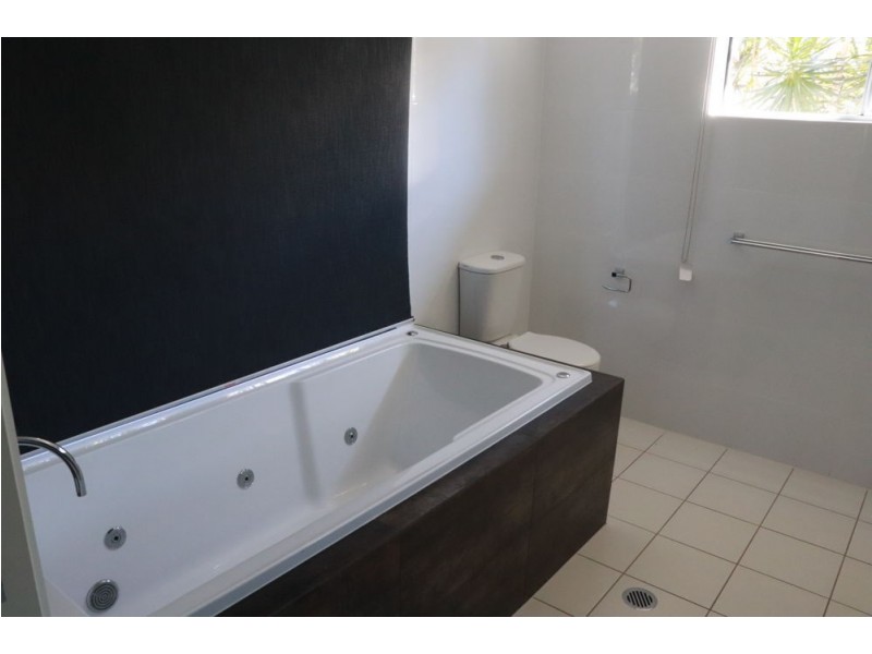 82 Spring Street, Middle Ridge QLD 4350