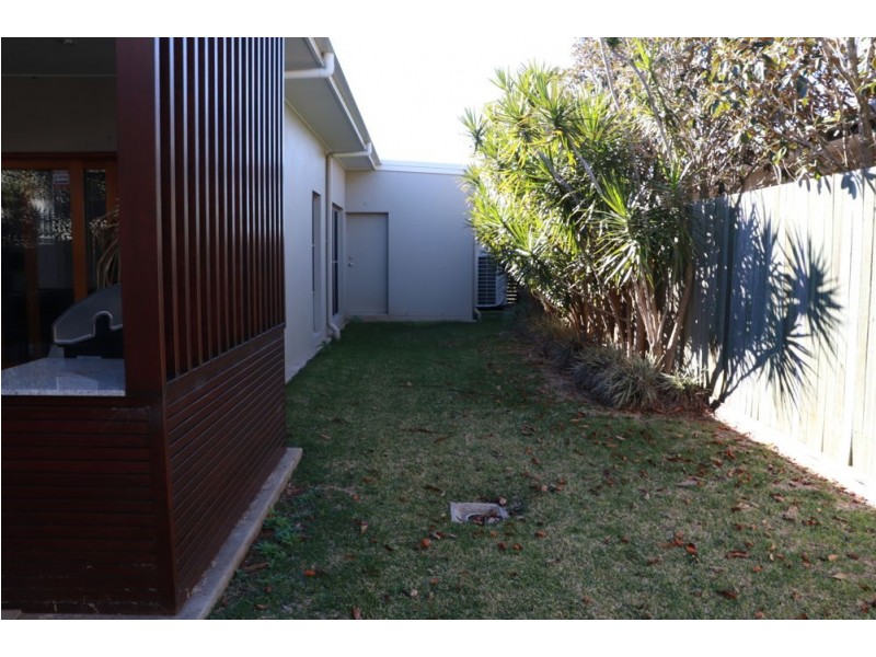 82 Spring Street, Middle Ridge QLD 4350