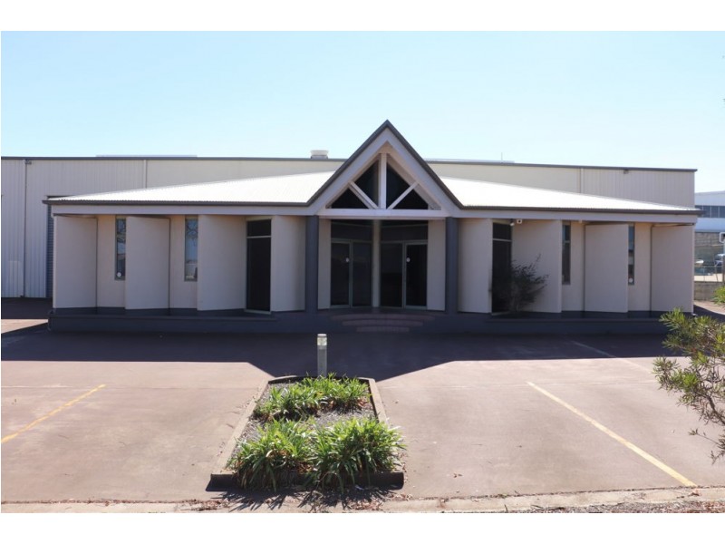 6 Struan Court, Wilsonton QLD 4350