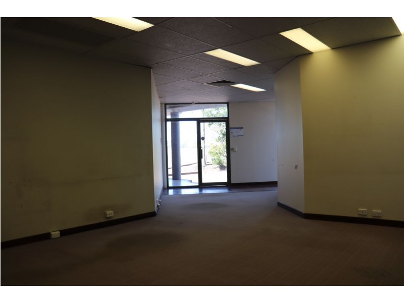 6 Struan Court, Wilsonton QLD 4350