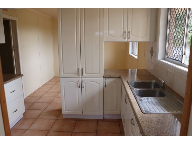 9 Wentworth Street, Centenary Heights QLD 4350