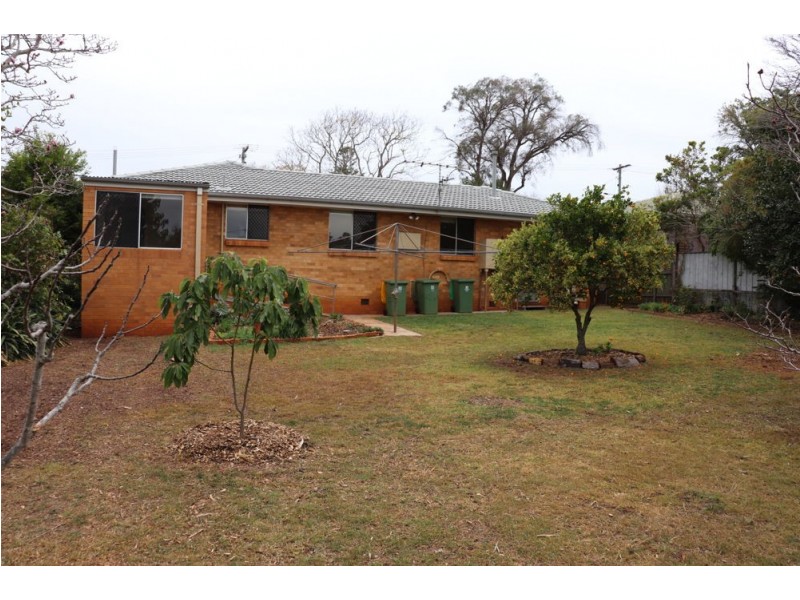 9 Wentworth Street, Centenary Heights QLD 4350